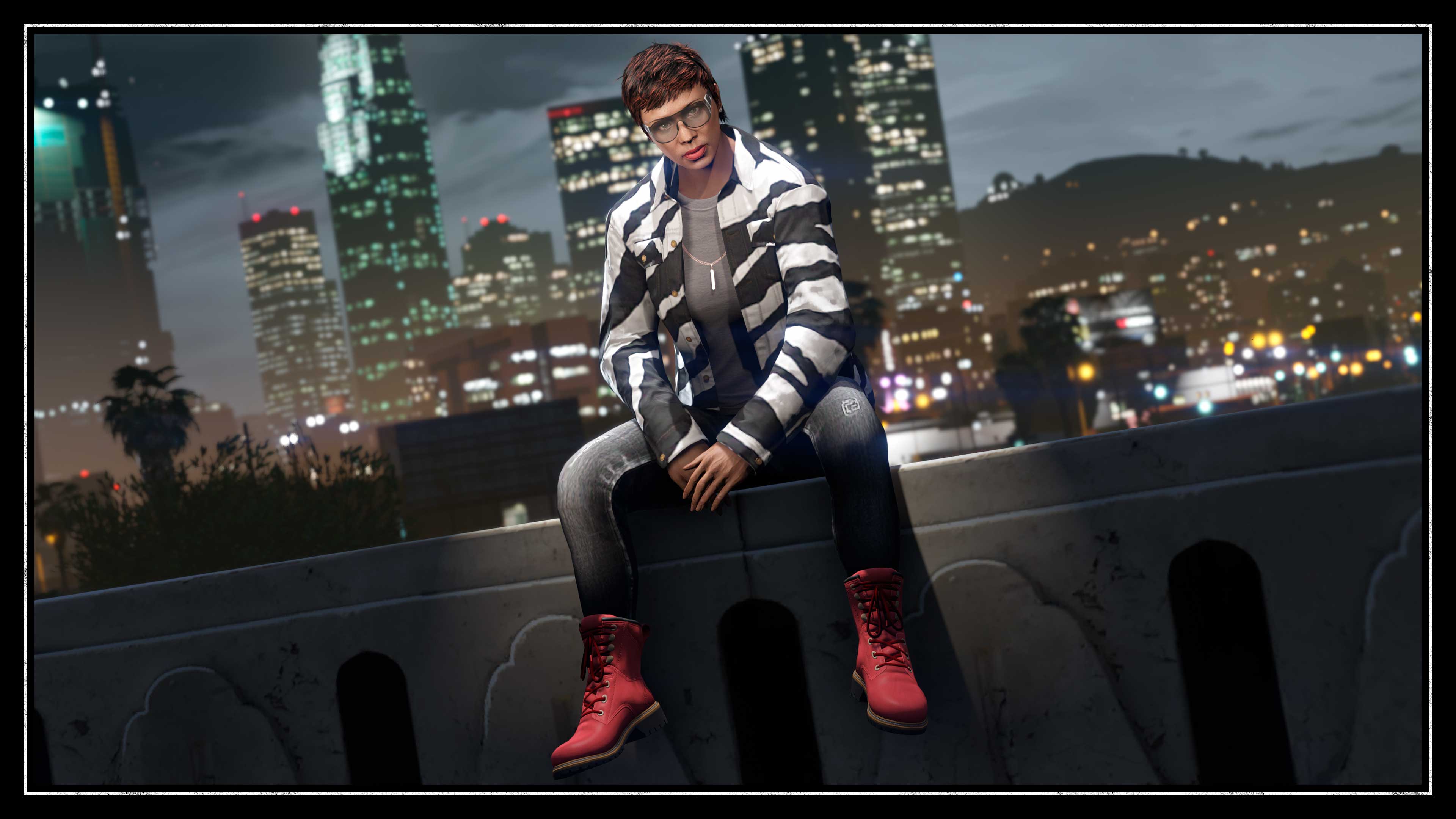 GTA 在线模式角色穿着全新服装物品的图片