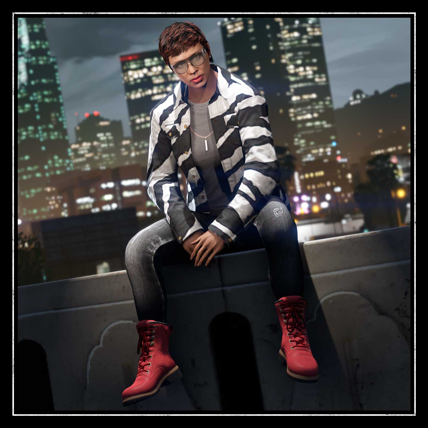 GTA 在线模式角色穿着全新服装物品的图片