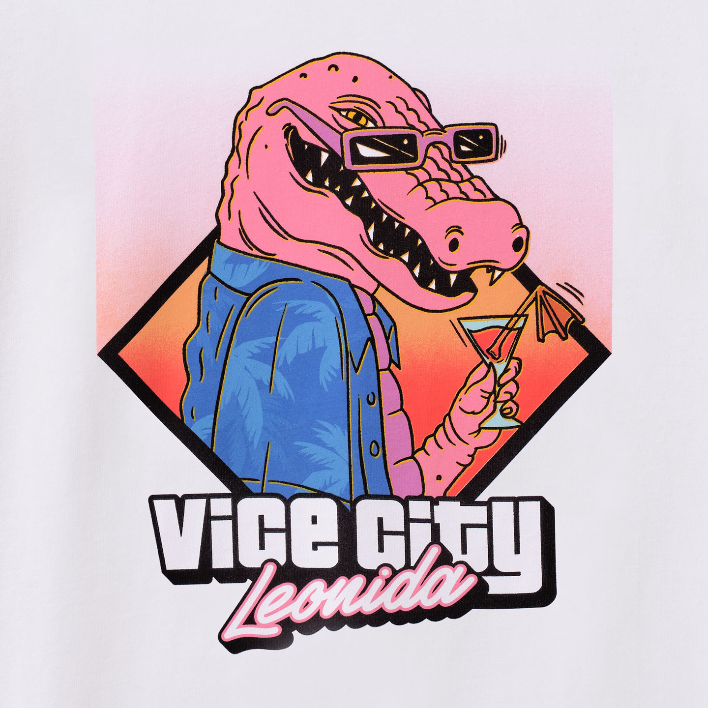 白色T恤，饰有手握酒杯的鳄鱼麦加，附有文字：雷奥奈达罪恶城（Vice City, Leonida）。
