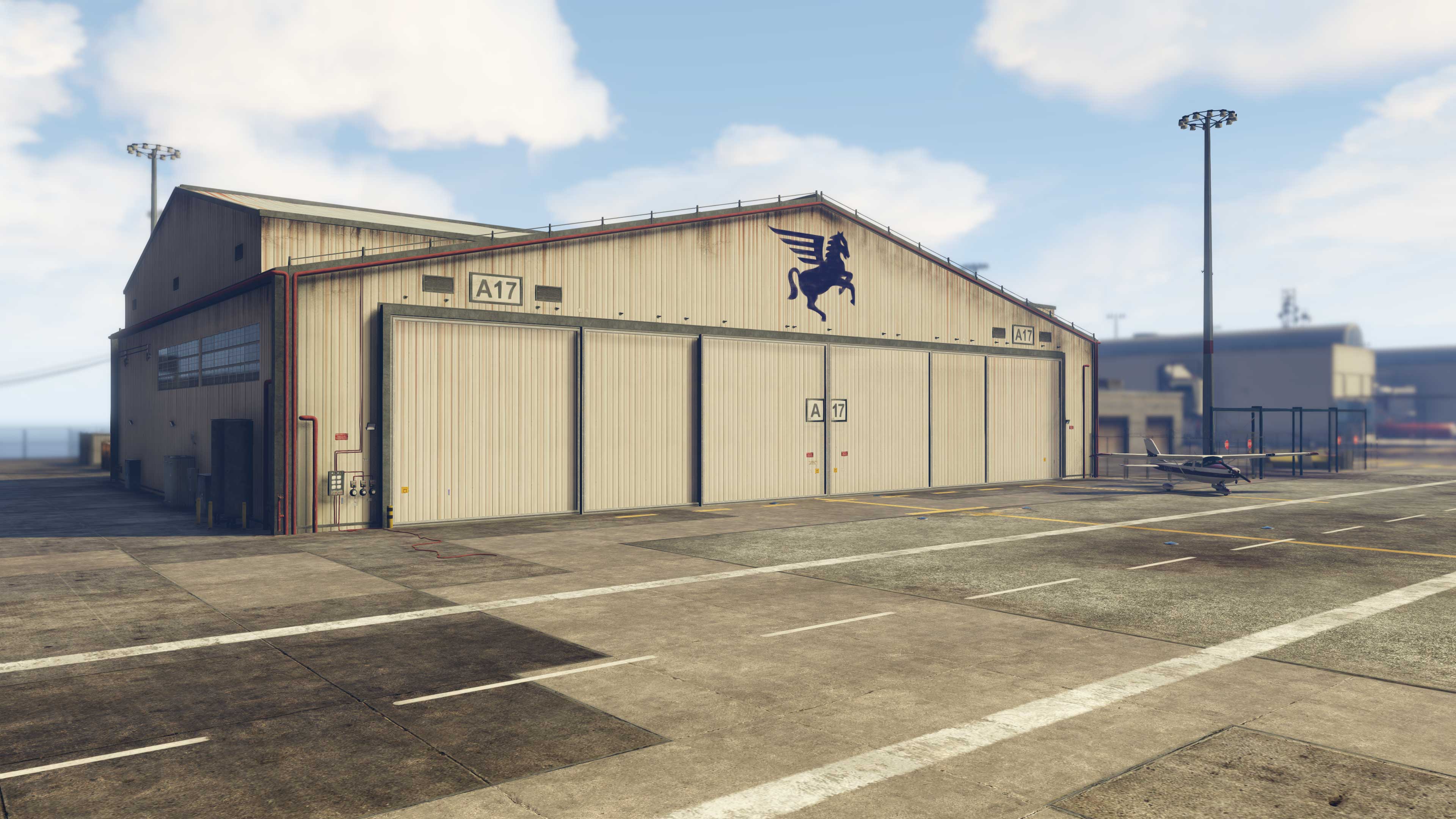 GTA 在线模式机库的图片